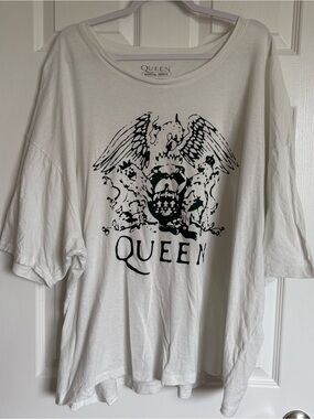Queen 3x graphic tee